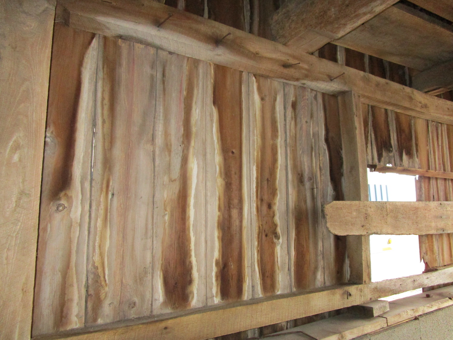 A picture of the inside of a barn's lower level