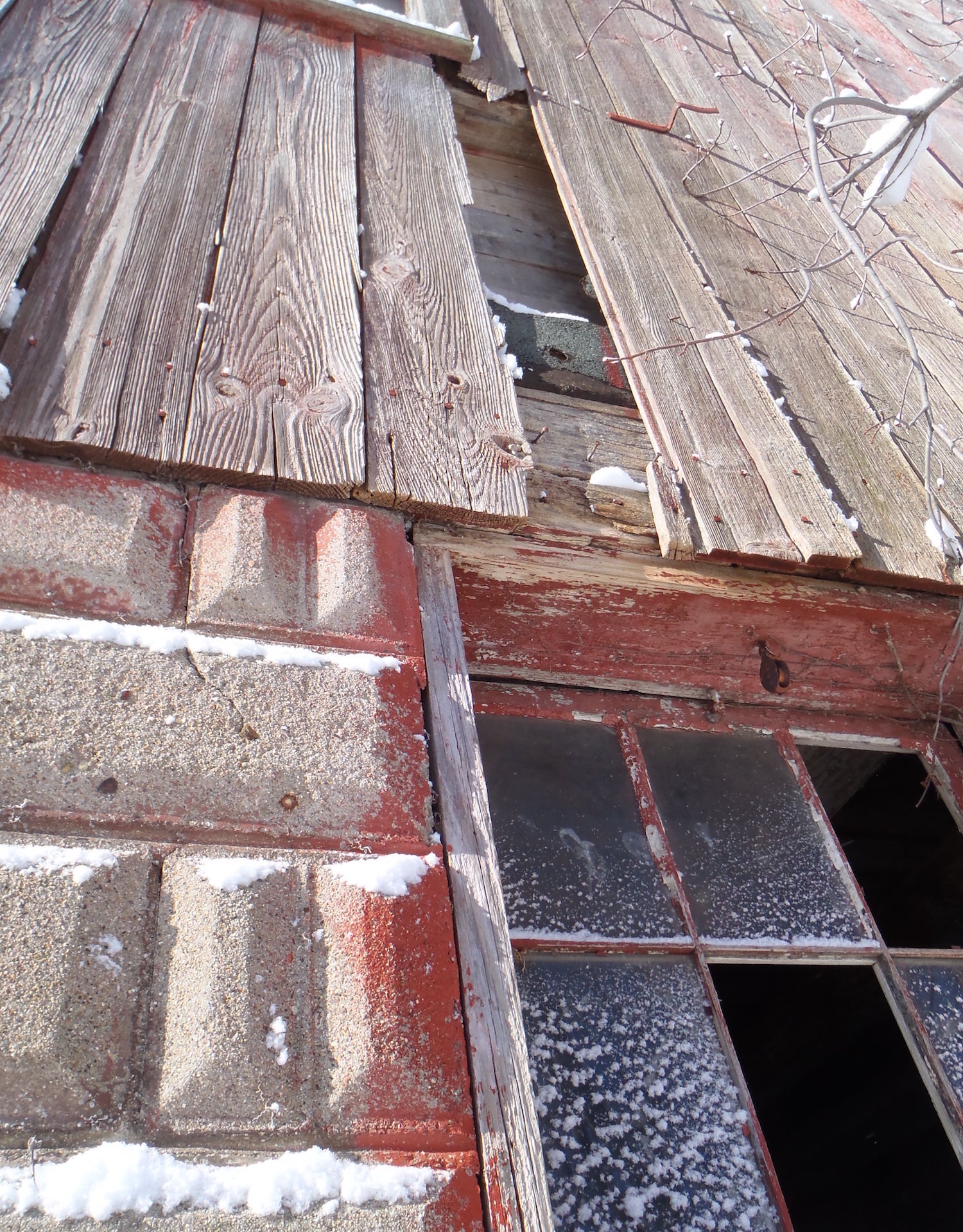 A close up photo of a barn in Eau Clair, MI