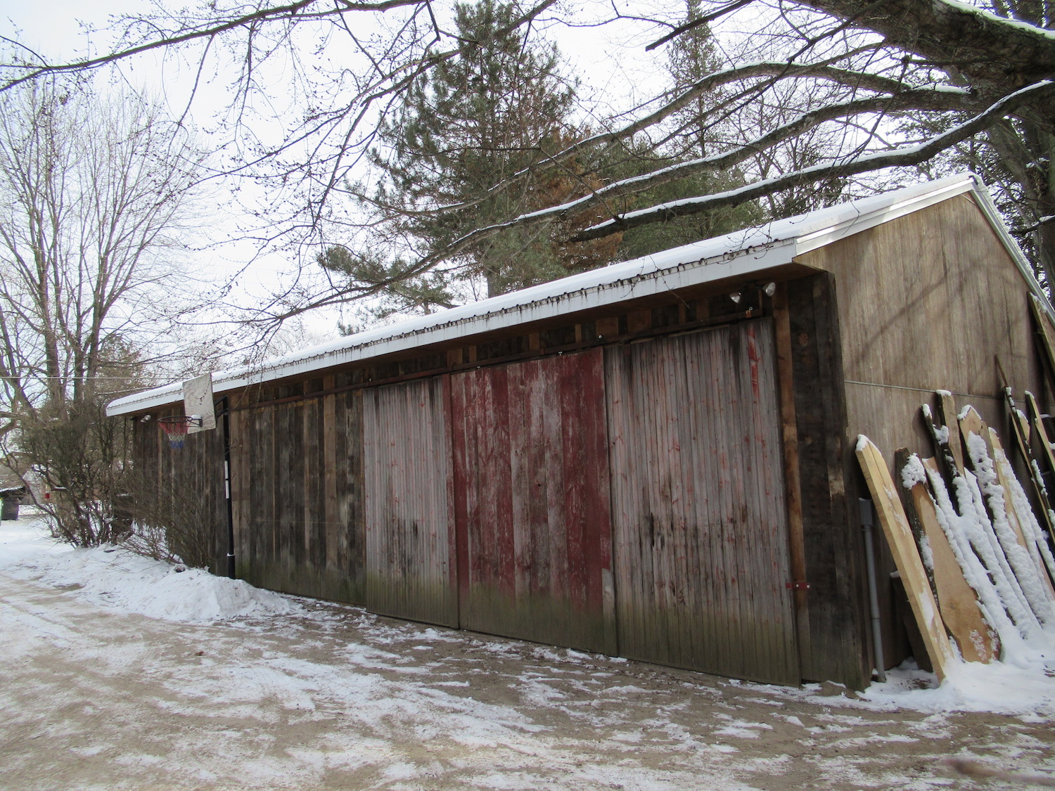 The Michigan Reclaimed Barns and Lumber workshop in the winter